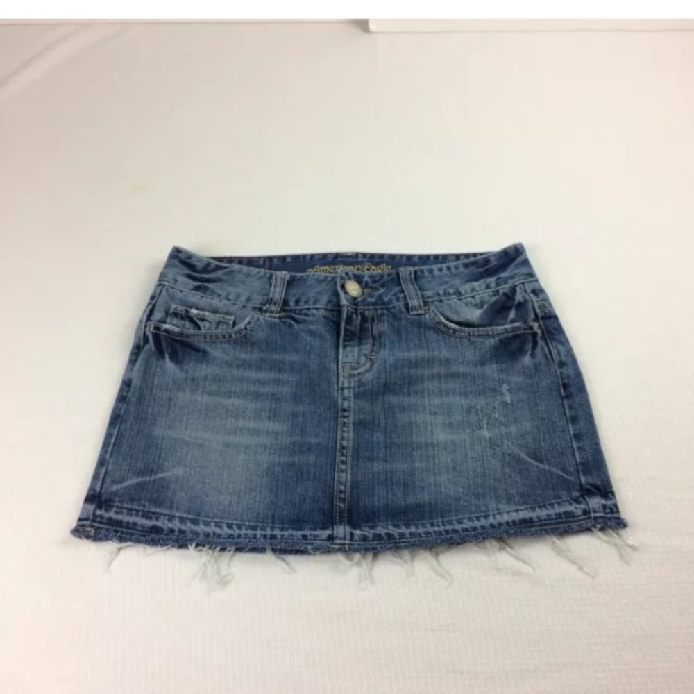 American eagle women’s denim jeans skirt size 4